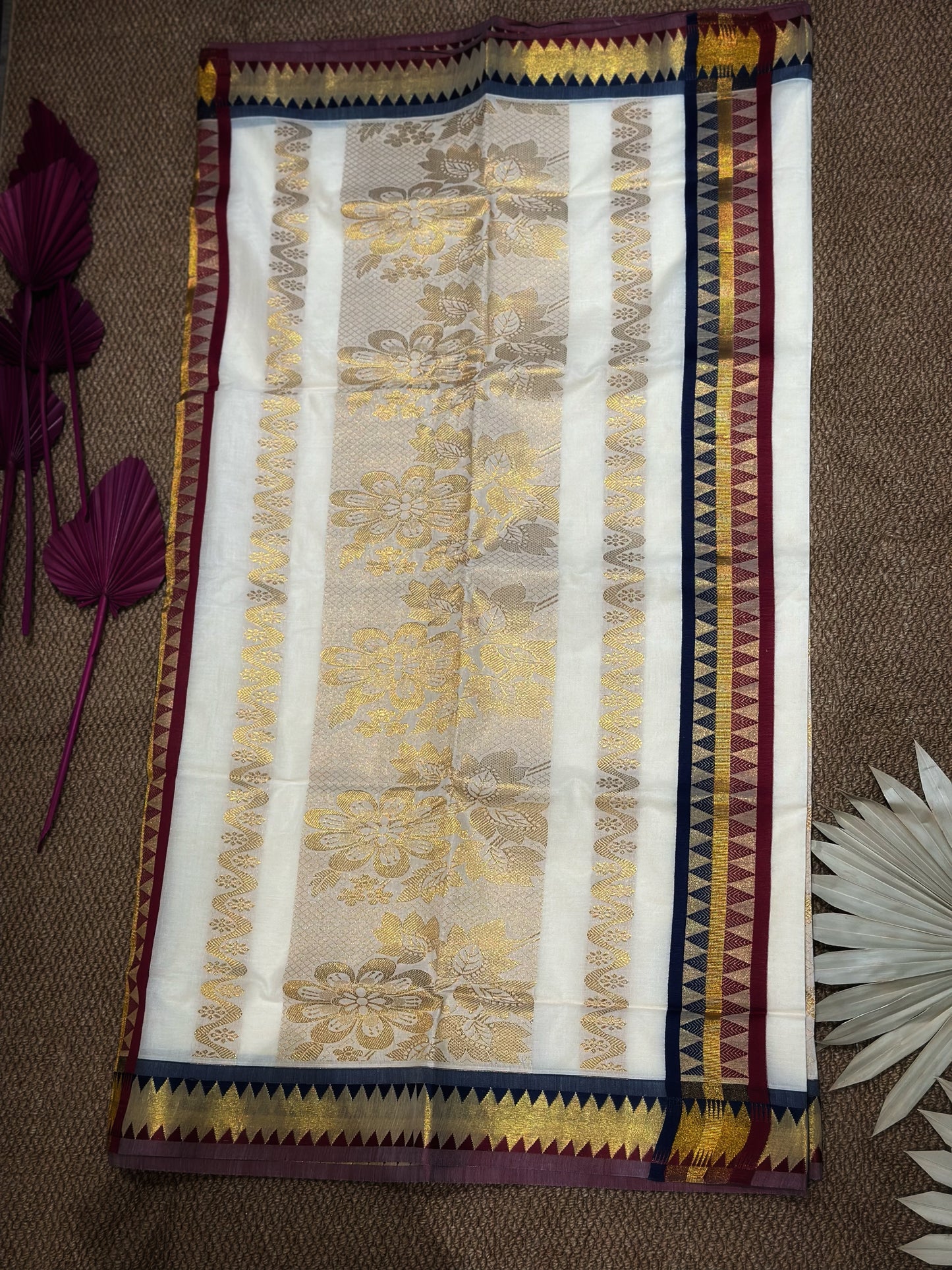Kerala Set Saree - Red and Blue Border- Temple design